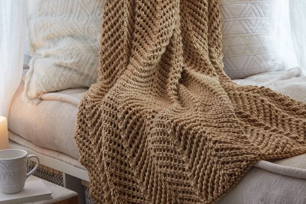 Zigging-Knit-Throw-Free-Pattern